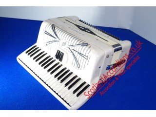 Sonola compact 120 bass piano accordion white